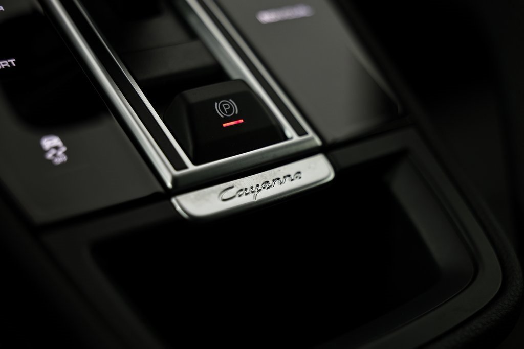 Used 2023 Porsche Cayenne image 41