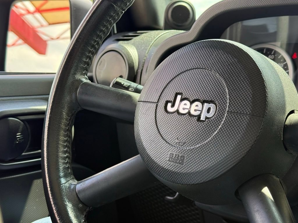 Used 2009 Jeep Wrangler Unlimited Rubicon w/ Trailer Tow Group AWD/4WD image 16
