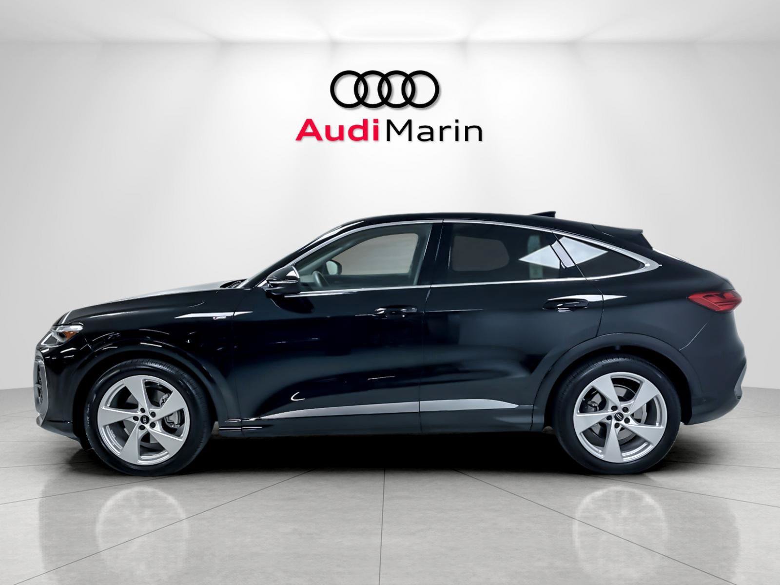 Certified 2025 Audi Q5 Prestige w/ 20" Wheel Package AWD/4WD image 2