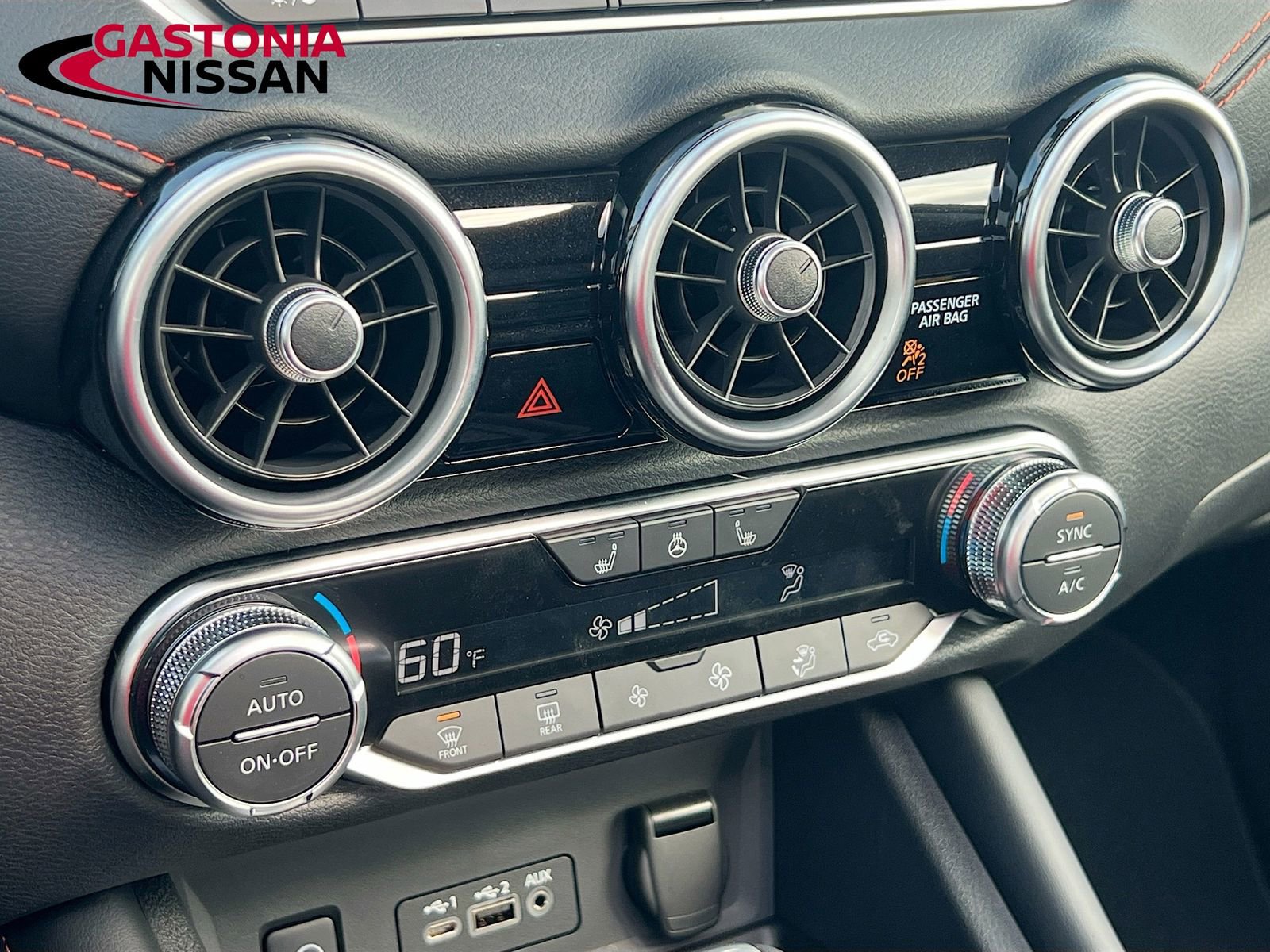 Used 2025 Nissan Sentra SR w/ SR Premium Package image 19