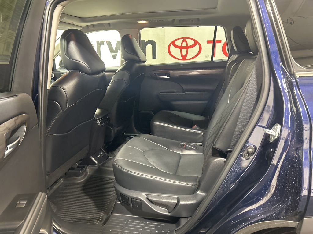 Used 2025 Toyota Highlander Platinum AWD/4WD image 20