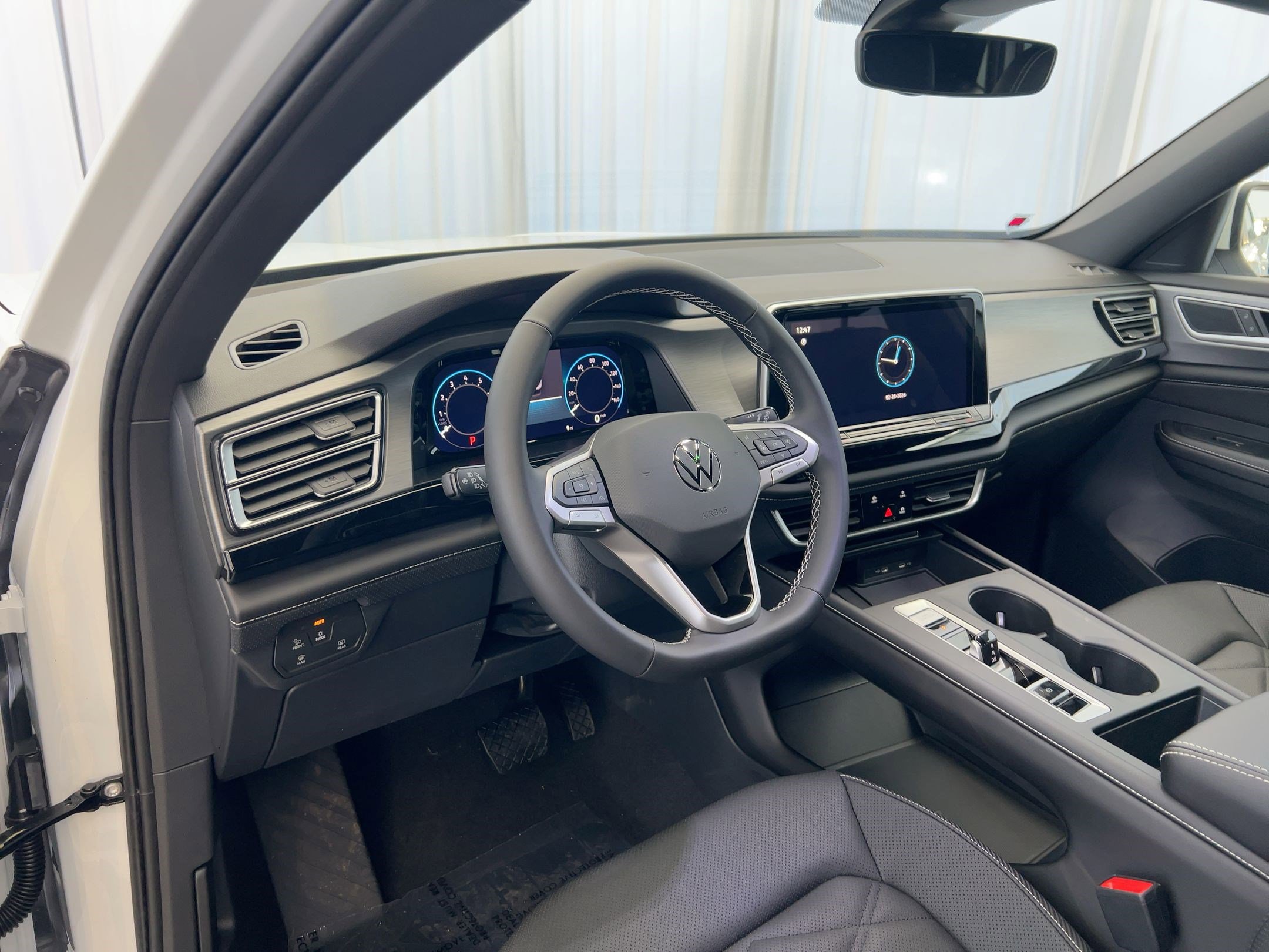 New 2026 Volkswagen Atlas Cross Sport SE image 4