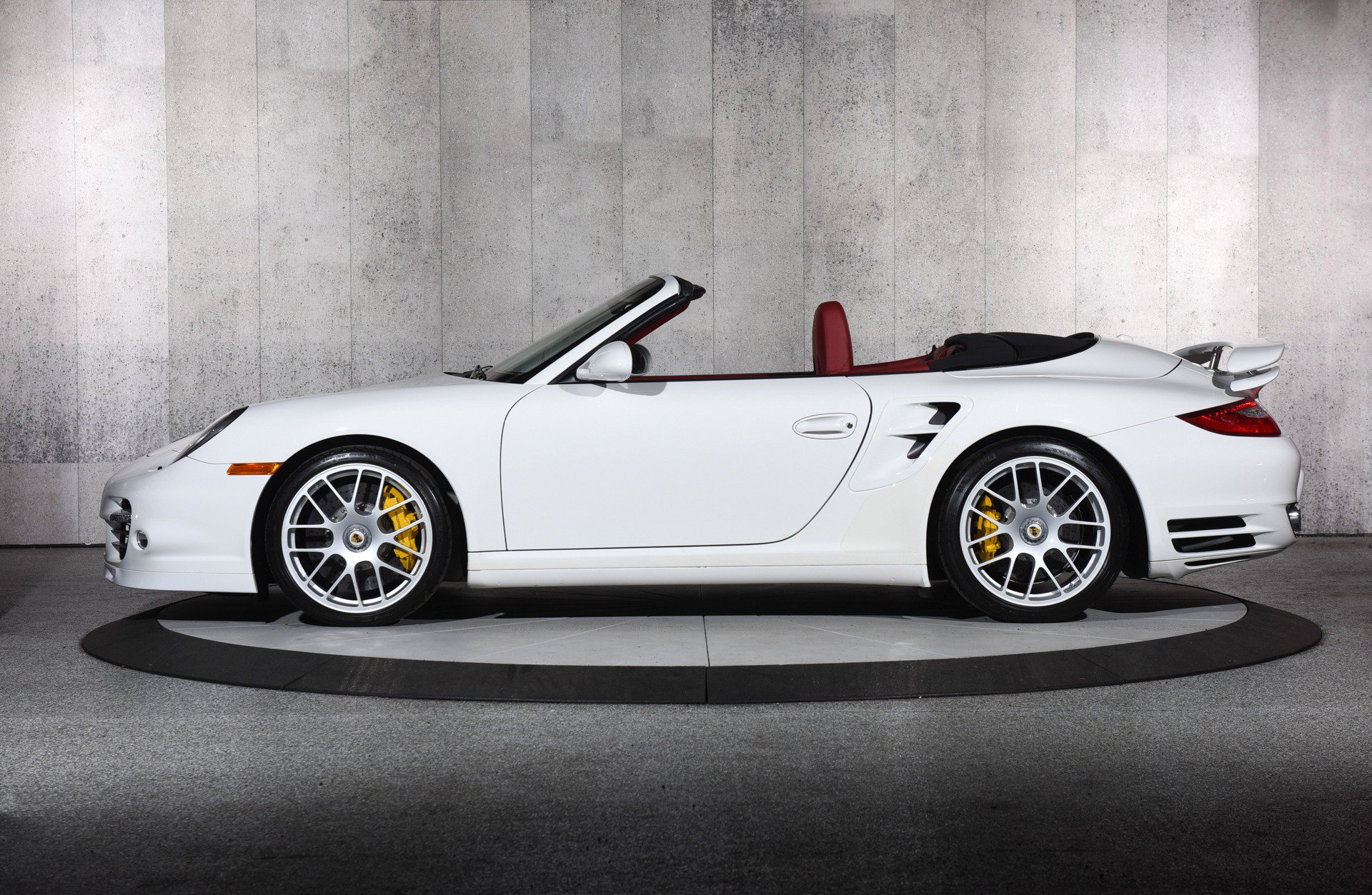 Used 2012 Porsche 911 Turbo S AWD/4WD image 25