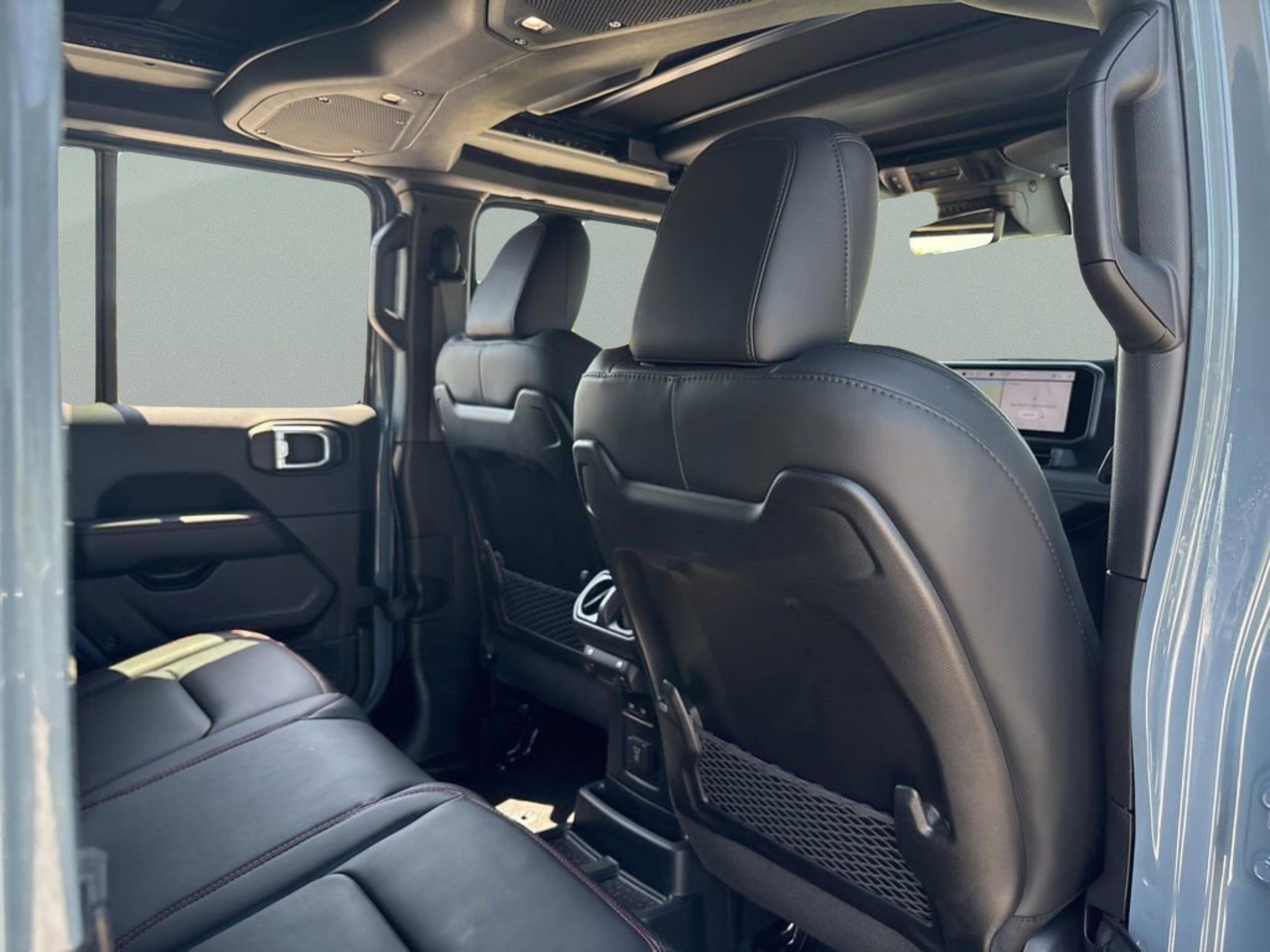 Used 2024 Jeep Wrangler Unlimited Rubicon image 33