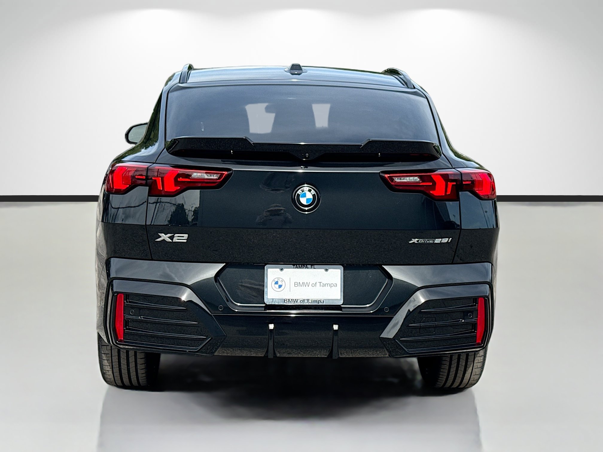New 2026 BMW X2 xDrive28i w/ Technology Package AWD/4WD image 4
