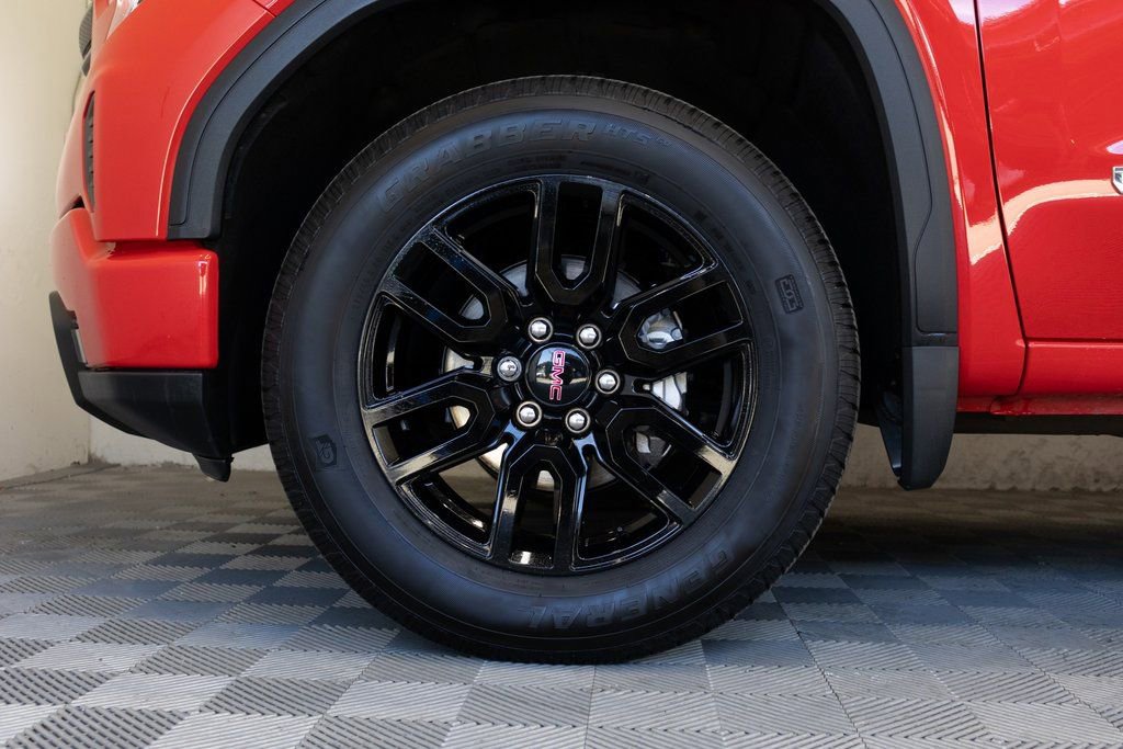 Used 2025 GMC Sierra 1500 Elevation image 9