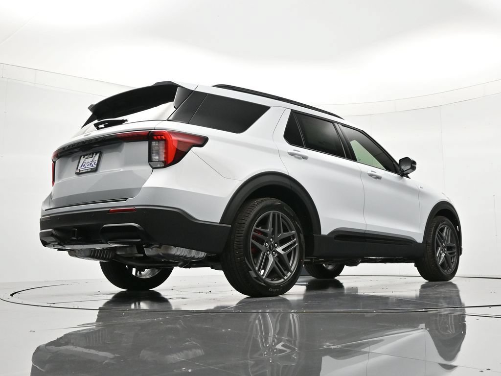 New 2026 Ford Explorer ST-Line w/ ST-Line Street Pack RWD image 43