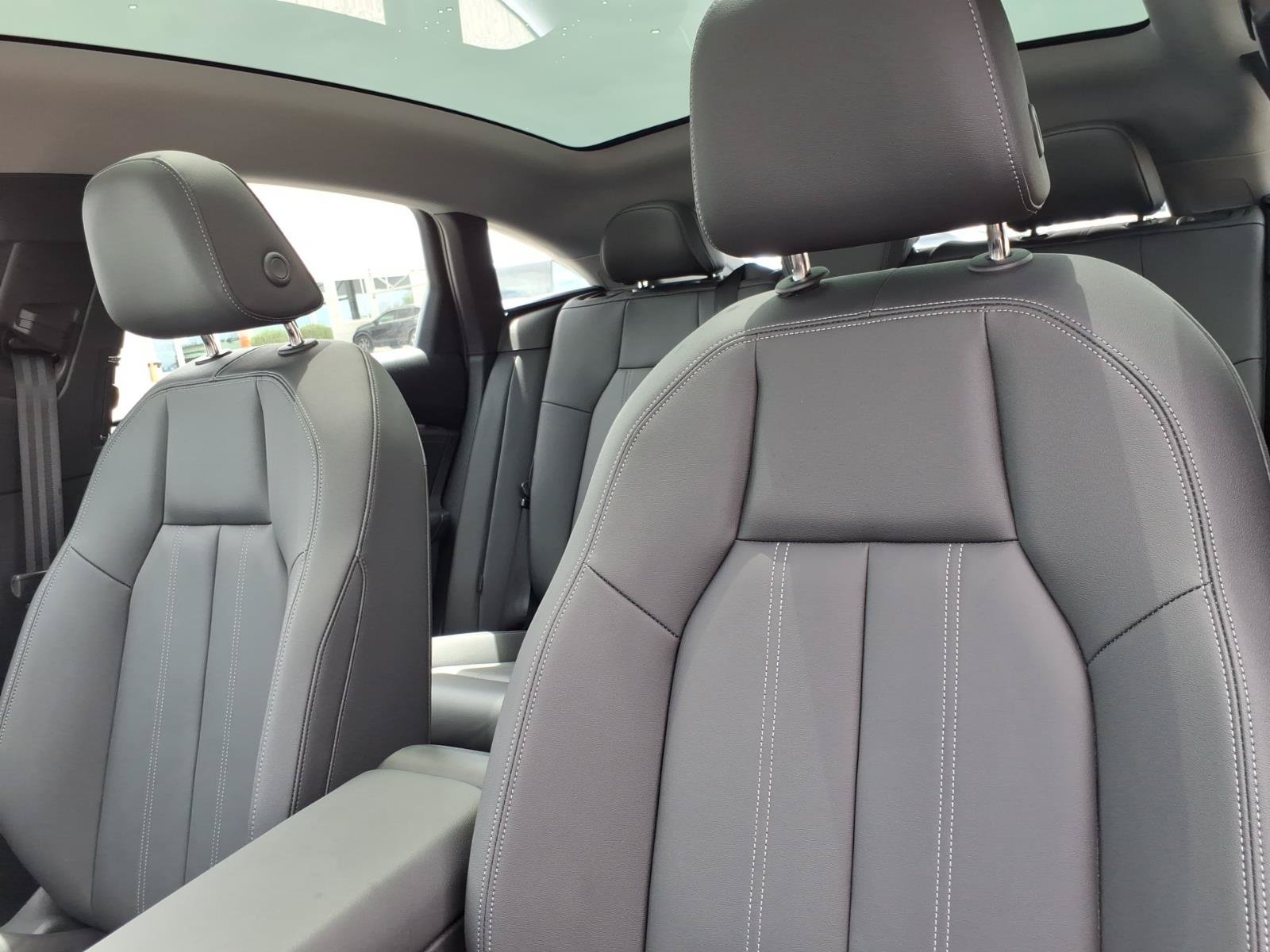 Used 2025 Audi A6 e-tron Premium w/ Ultra Package RWD image 21