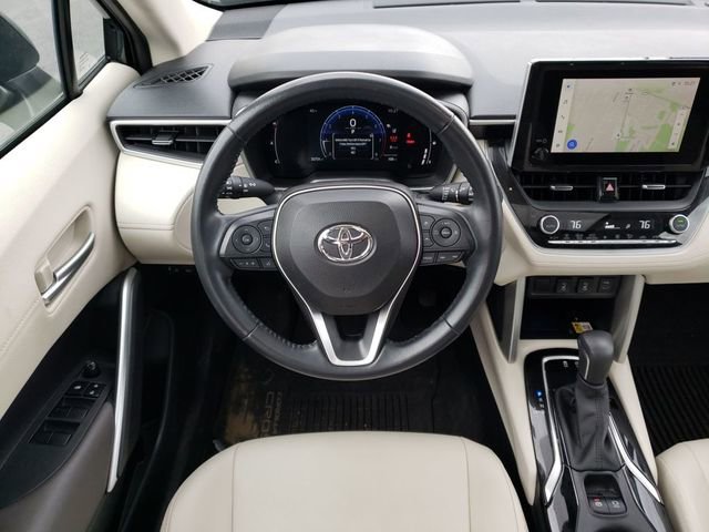 Used 2023 Toyota Corolla Cross XLE w/ Convenience Package AWD/4WD image 13