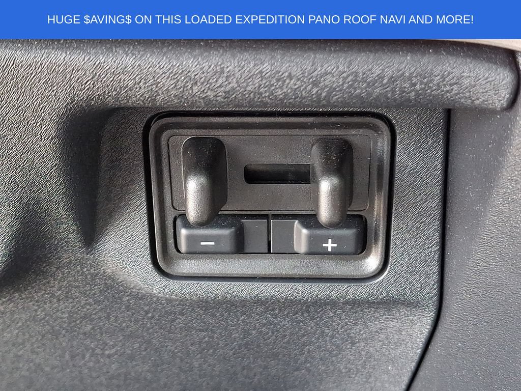 Used 2025 Ford Expedition Active AWD/4WD image 29