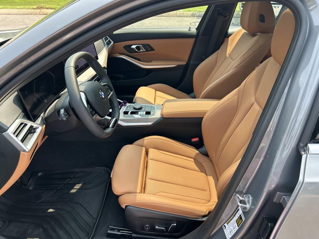 Used 2025 BMW 330i Sedan w/ Premium Package RWD image 26