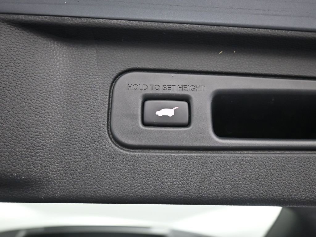 Certified 2023 Honda Pilot Touring image 24