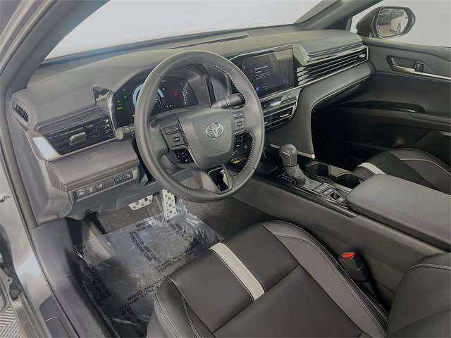 Used 2025 Toyota Camry LE image 10