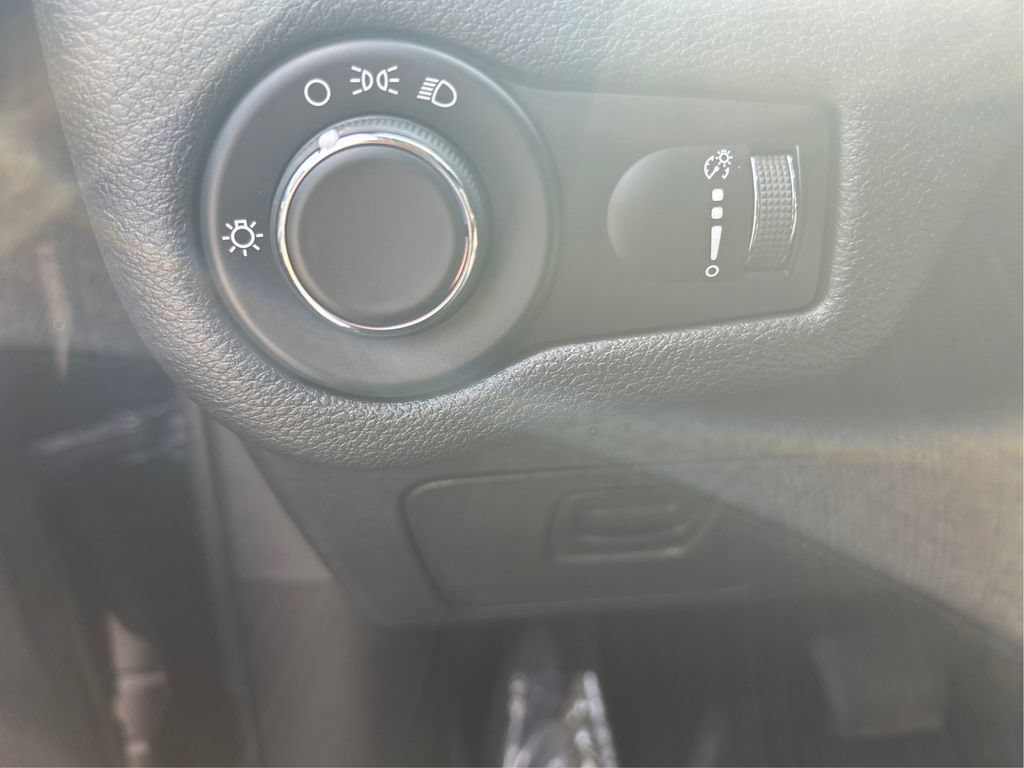 Used 2016 Jeep Cherokee Sport AWD/4WD image 20