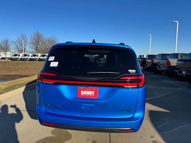 New 2026 Chrysler Pacifica Limited w/ S Appearance Package image 6
