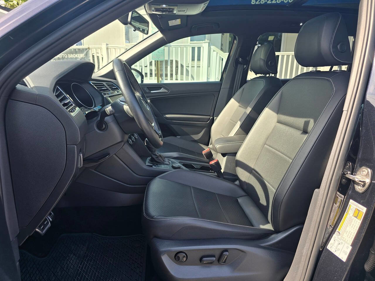 Used 2021 Volkswagen Tiguan SE AWD/4WD image 14