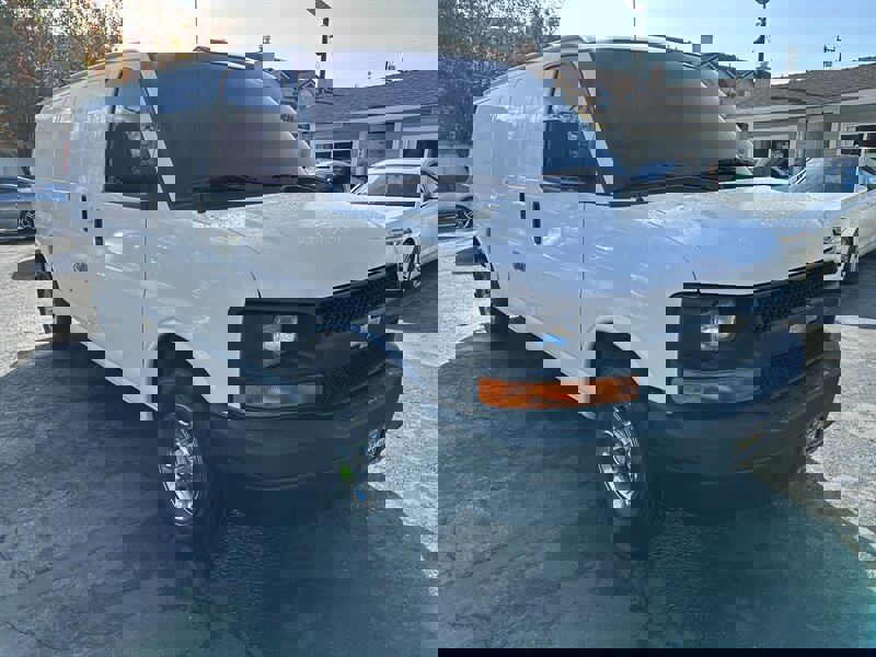 Used 2012 Chevrolet Express 2500 Extended image 3