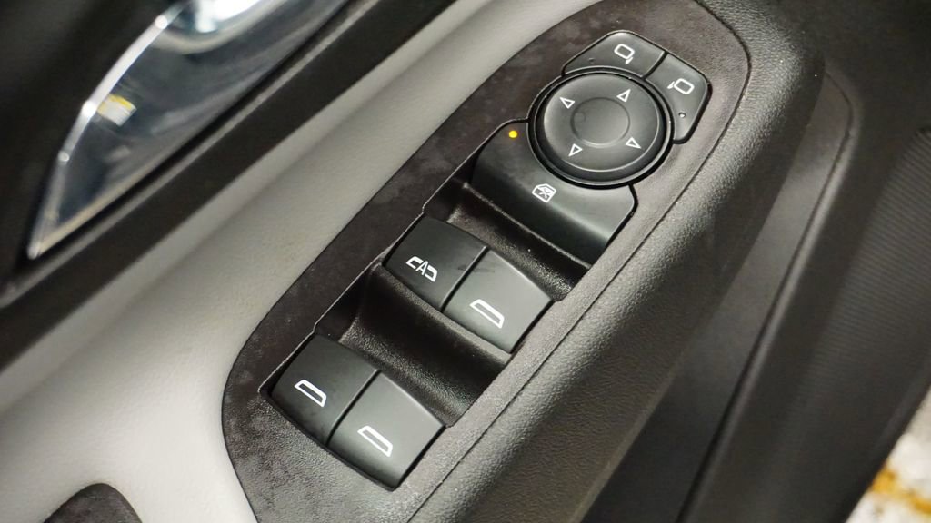 Used 2022 Chevrolet Equinox LT w/ Driver Convenience Package AWD/4WD image 29