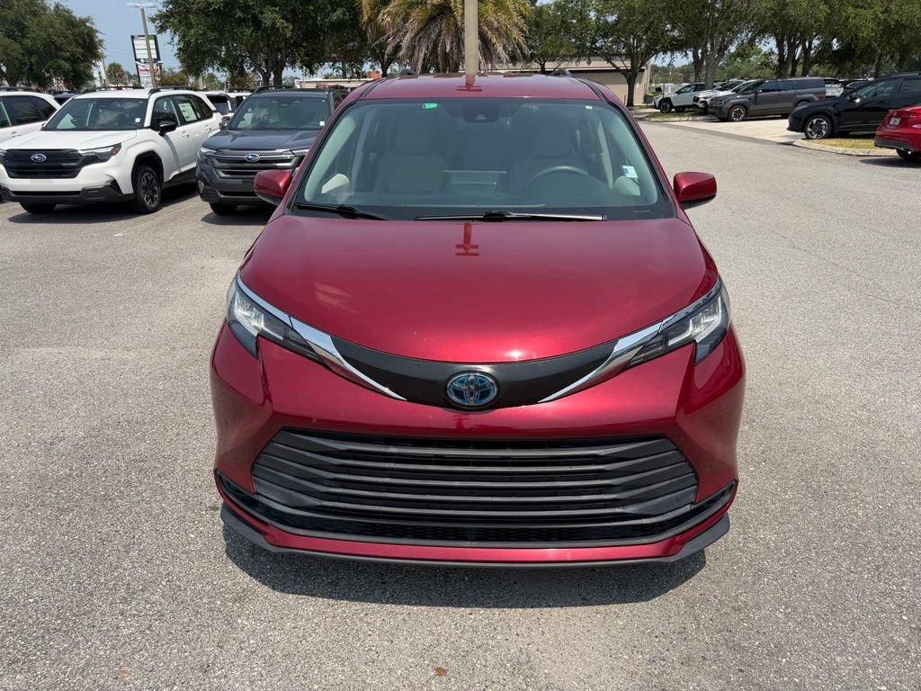 Used 2022 Toyota Sienna LE FWD image 14