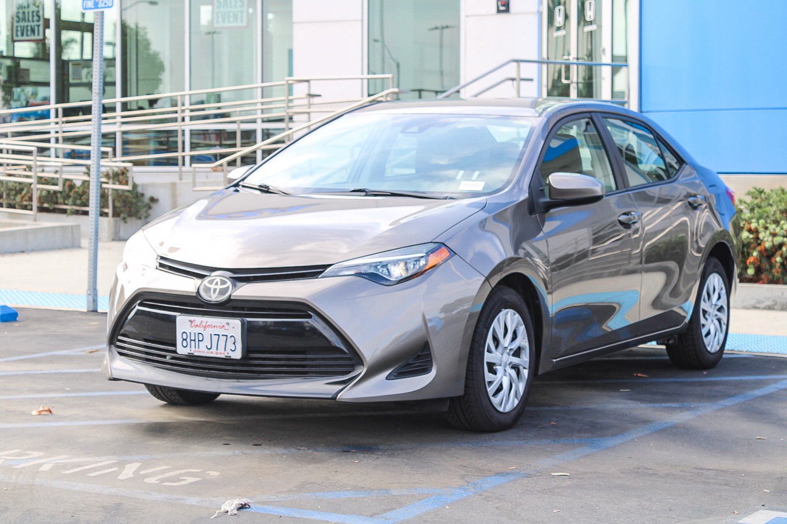 Used 2019 Toyota Corolla LE FWD image 3