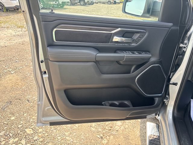 New 2027 RAM 1500 Laramie w/ Chrome Appearance Group AWD/4WD image 8