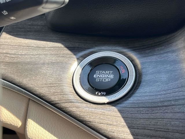 Used 2022 Jeep Grand Cherokee L Limited AWD/4WD image 35