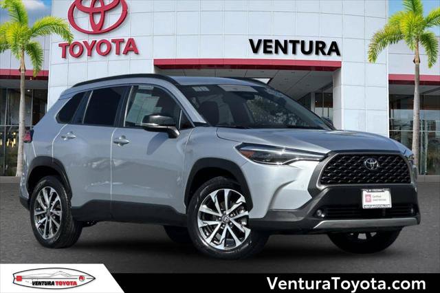 Certified 2025 Toyota Corolla Cross XLE FWD image 1