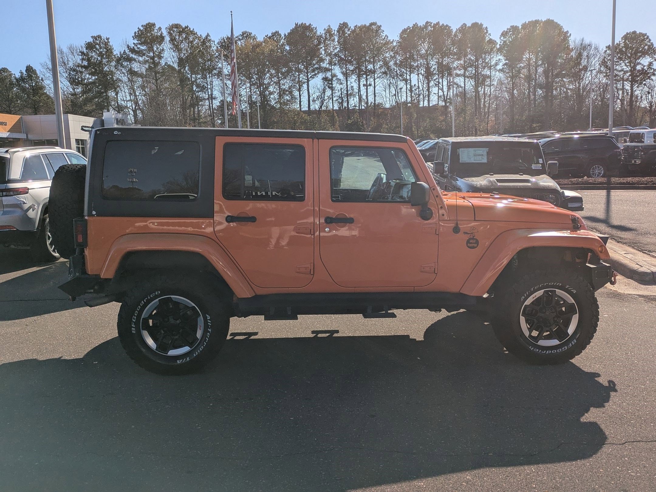 Used 2013 Jeep Wrangler Unlimited Sahara w/ Dual Top Group image 4