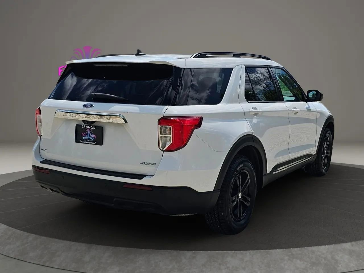 Used 2021 Ford Explorer XLT AWD/4WD image 5