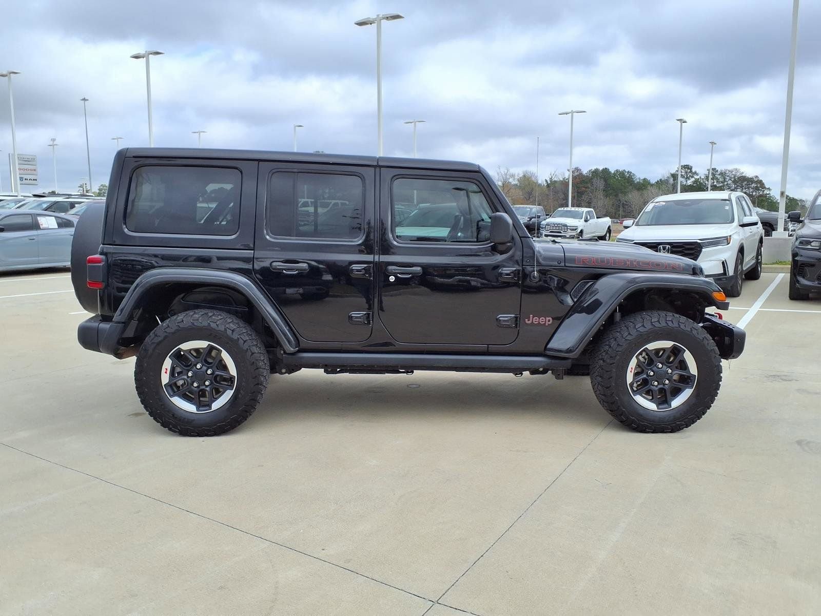 Used 2022 Jeep Wrangler Unlimited Rubicon w/ Steel Bumper Group image 5