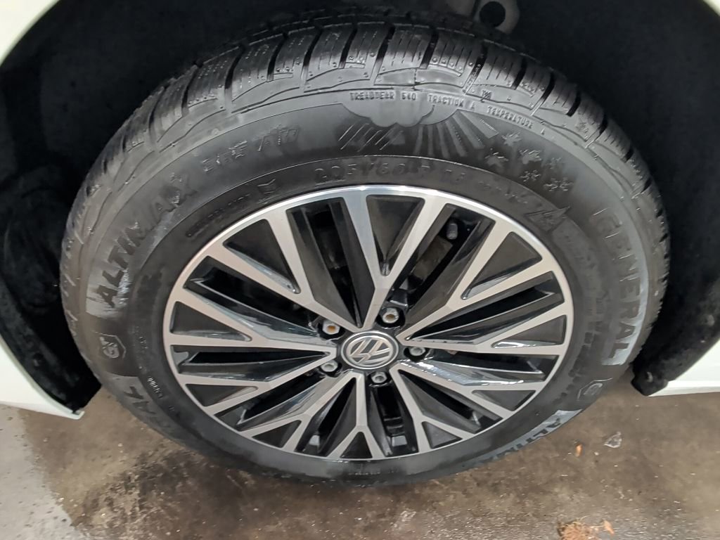 Used 2019 Volkswagen Jetta R-Line FWD image 9