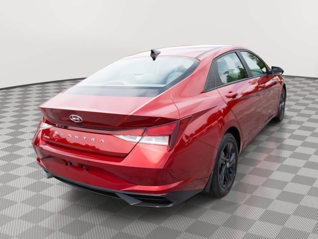 Used 2023 Hyundai Elantra SEL FWD image 5