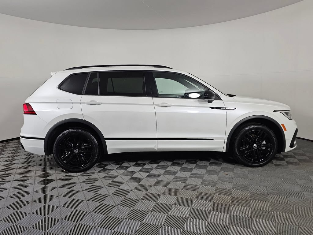 Used 2022 Volkswagen Tiguan SE R-Line AWD/4WD image 8