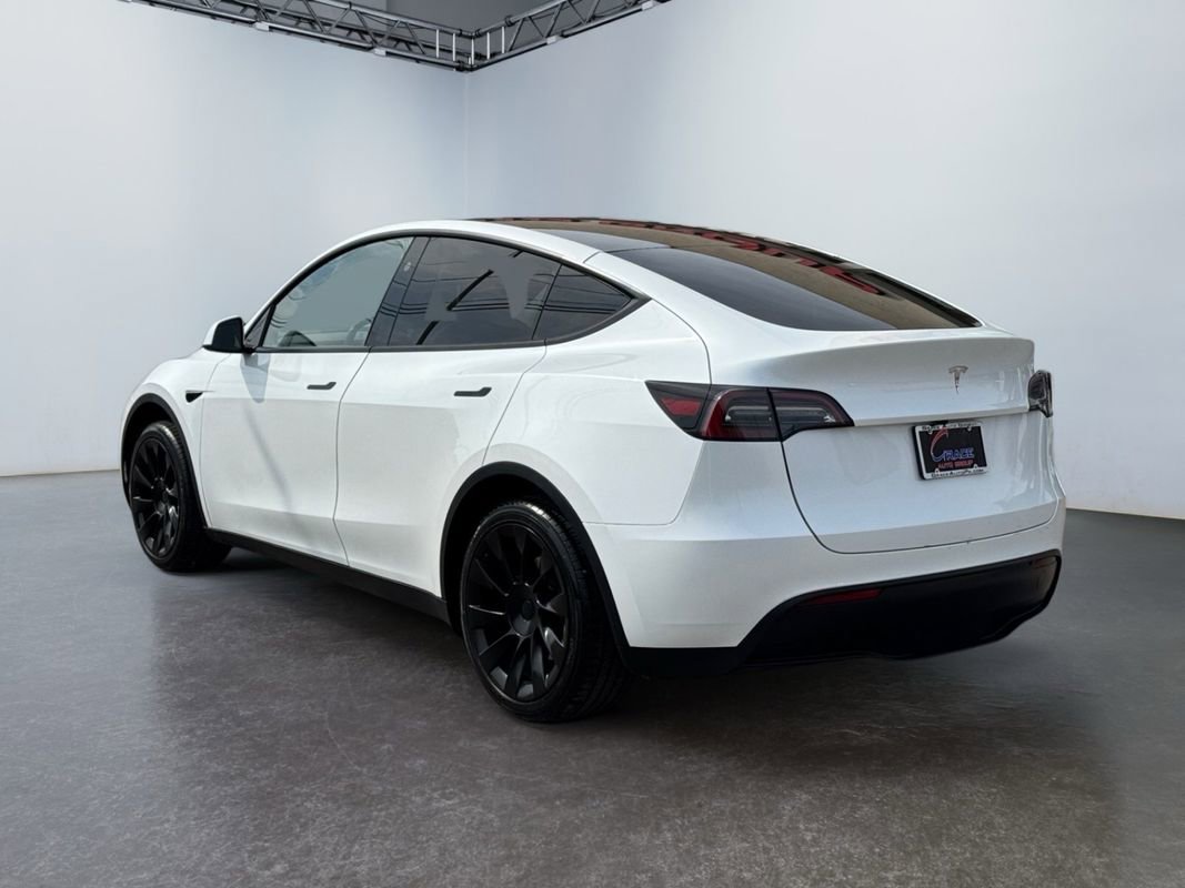 Used 2024 Tesla Model Y 2WD image 7