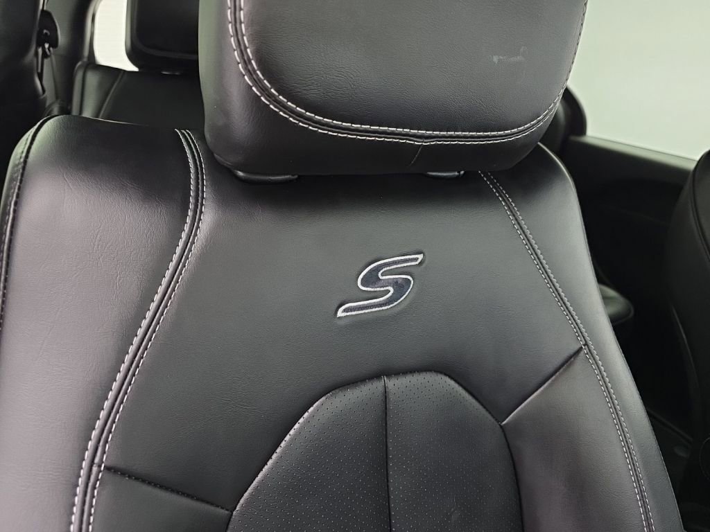 Used 2023 Chrysler Pacifica Touring-L w/ S Appearance Package image 48