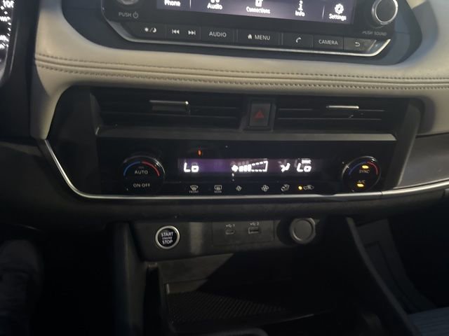 Used 2023 Nissan Rogue SV image 13