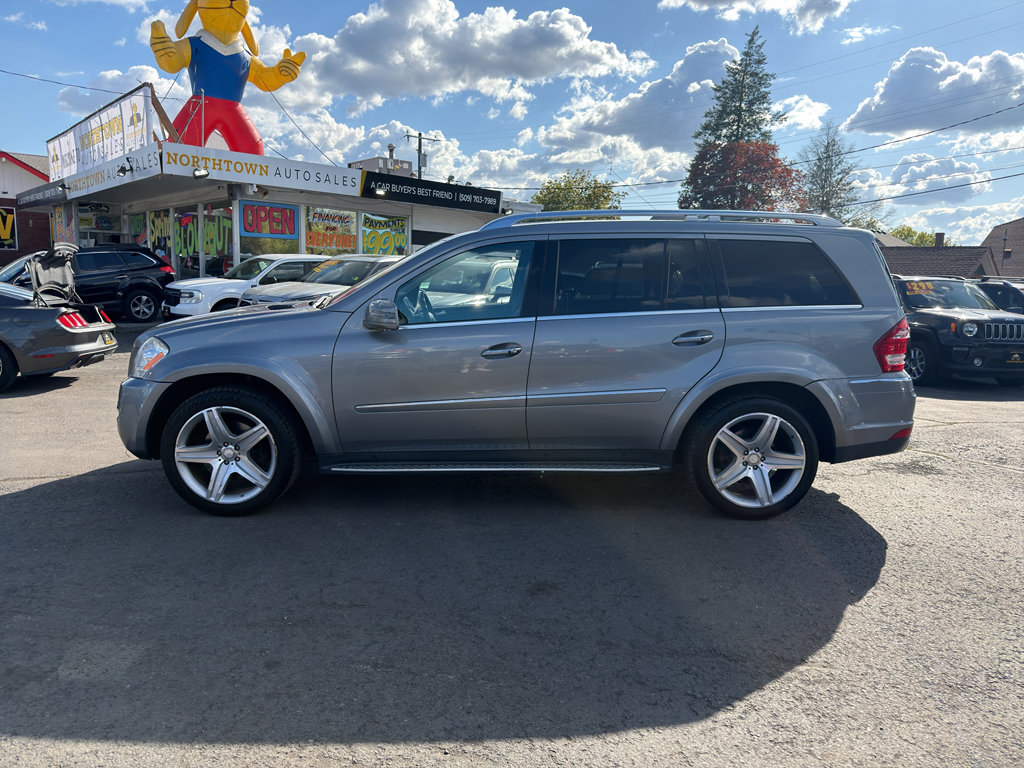 Used 2012 Mercedes-Benz GL 550 4MATIC image 3