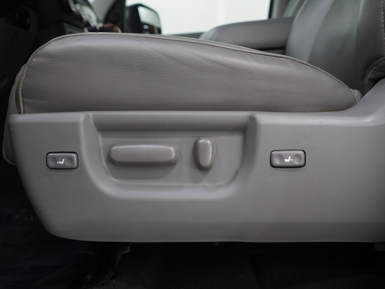 Used 2021 Toyota Sequoia Platinum image 27
