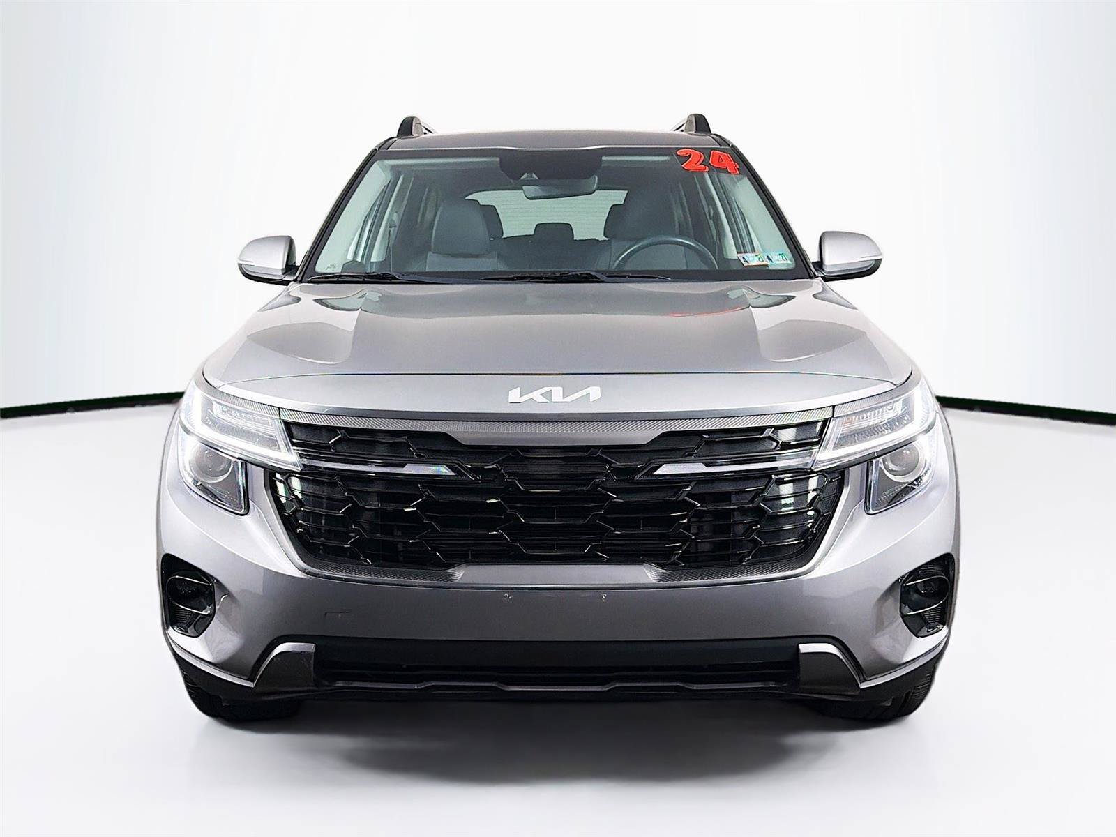 Used 2024 Kia Seltos X-Line AWD/4WD image 2