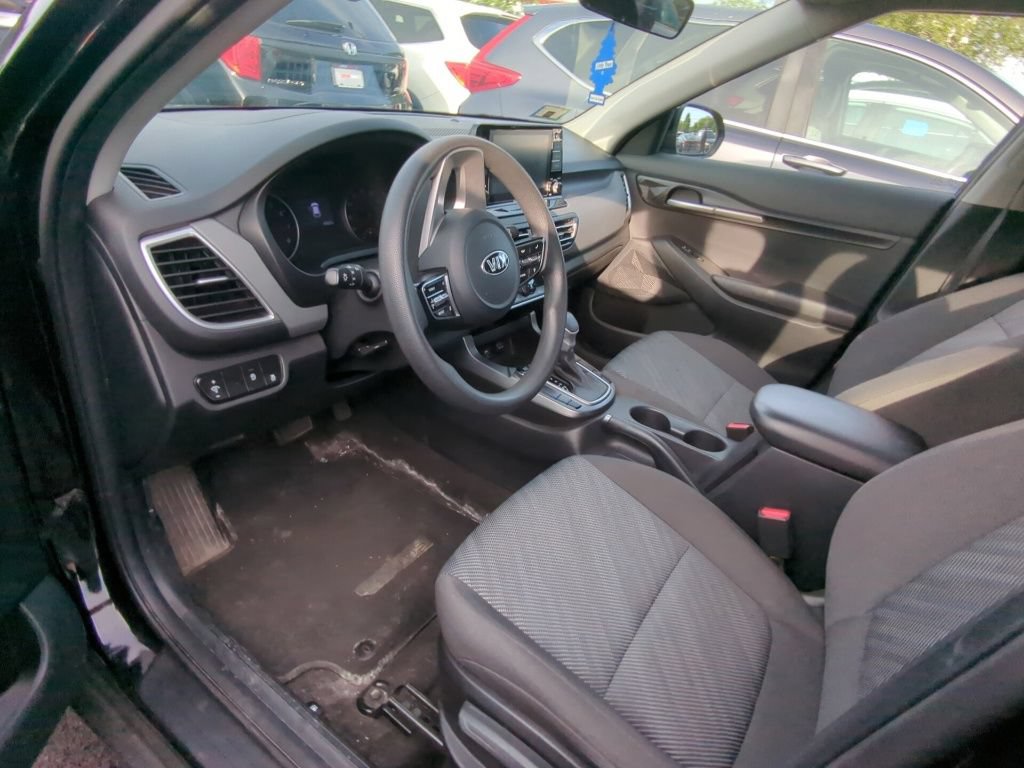 Used 2021 Kia Seltos LX AWD/4WD image 7