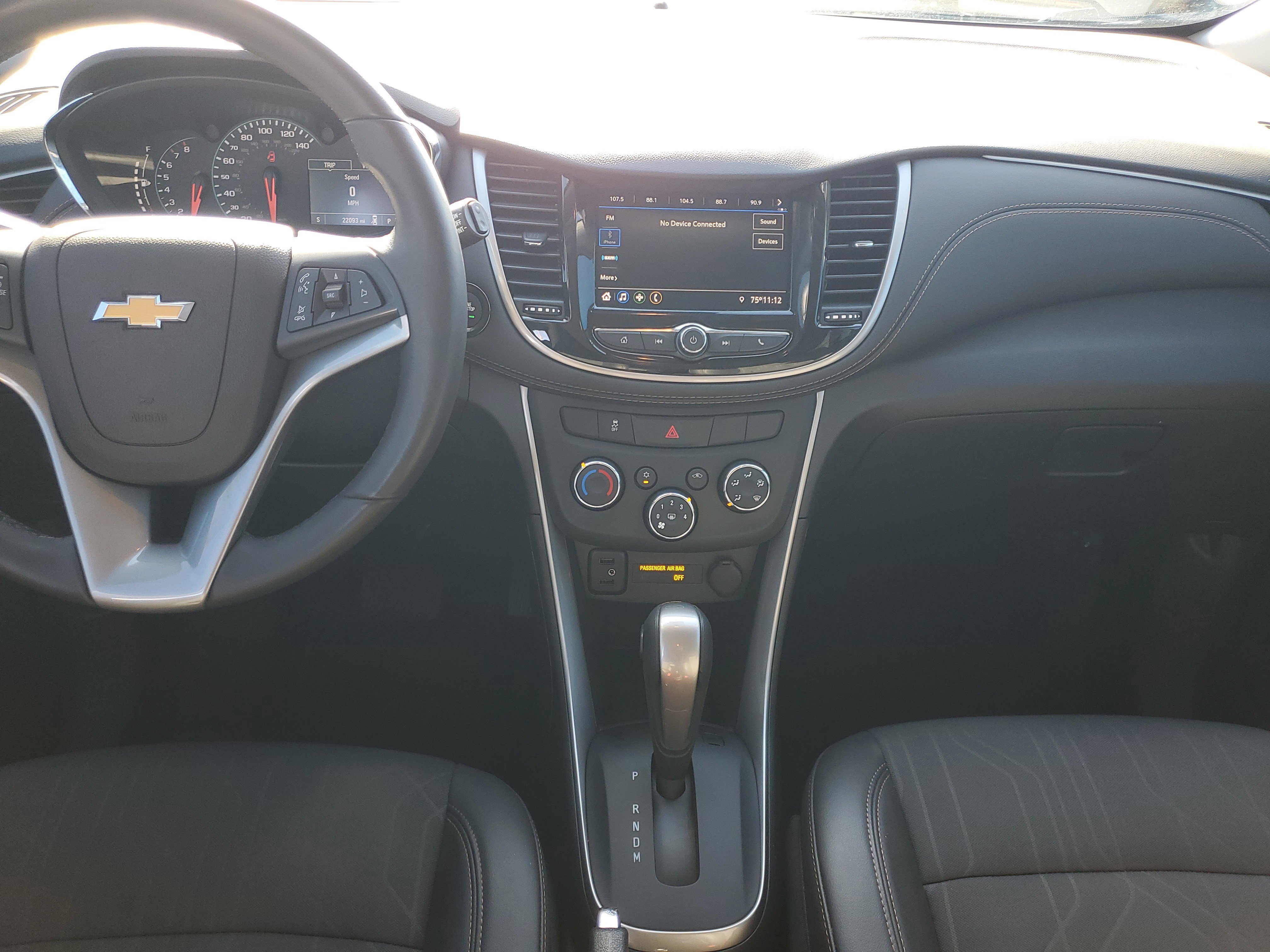 Used 2022 Chevrolet Trax LT w/ LT Convenience Package image 13