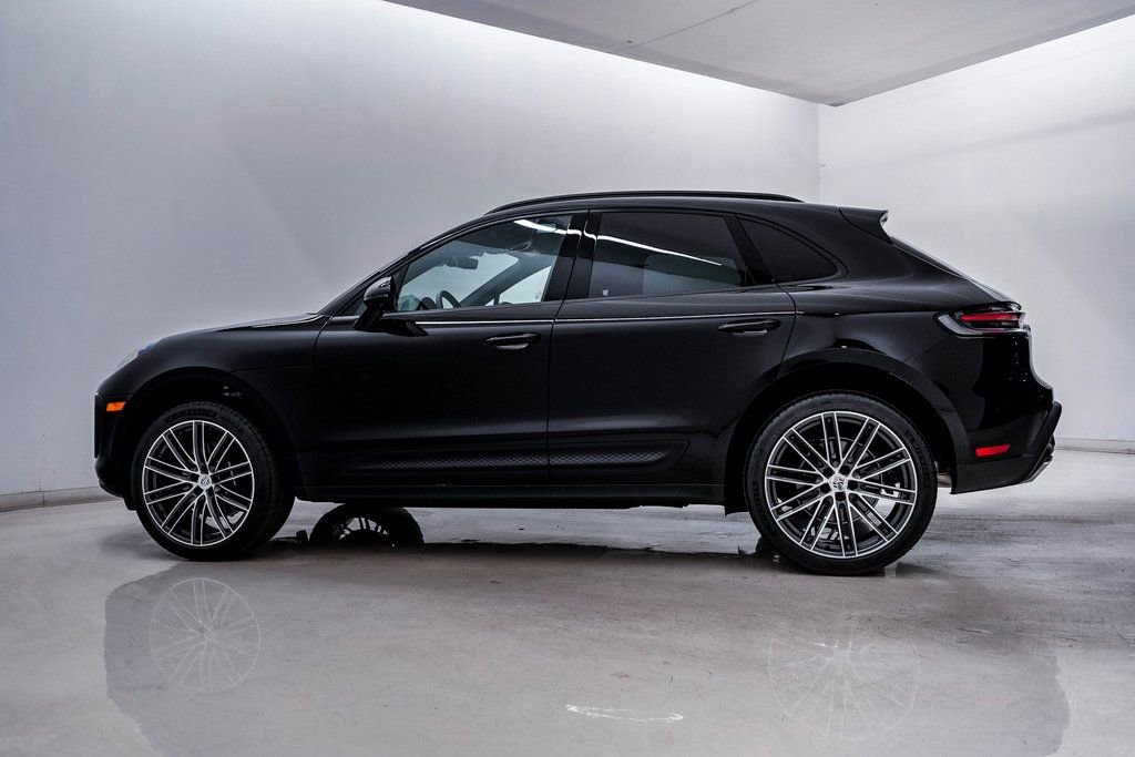 New 2026 Porsche Macan image 2