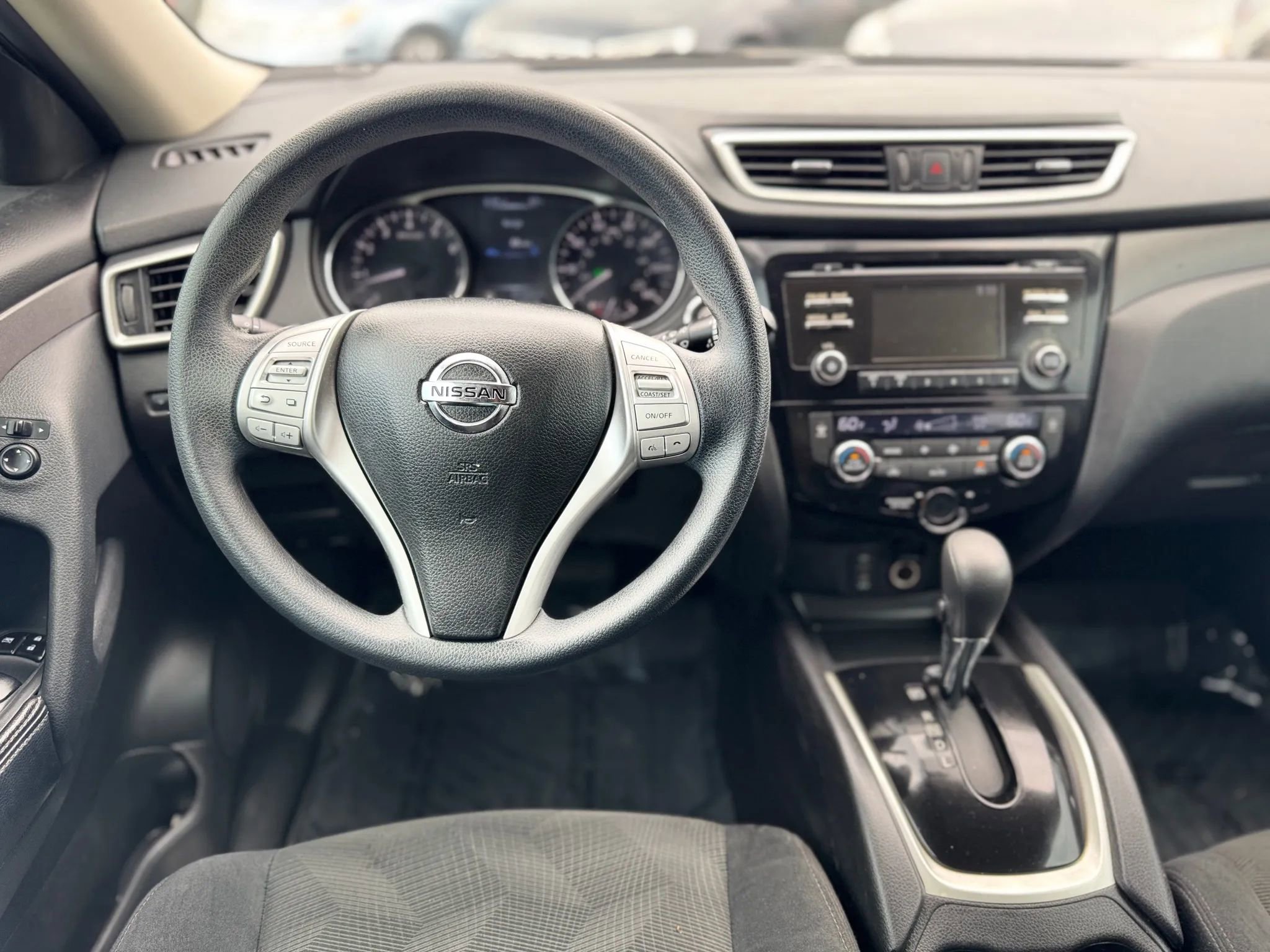 Used 2015 Nissan Rogue SV image 14