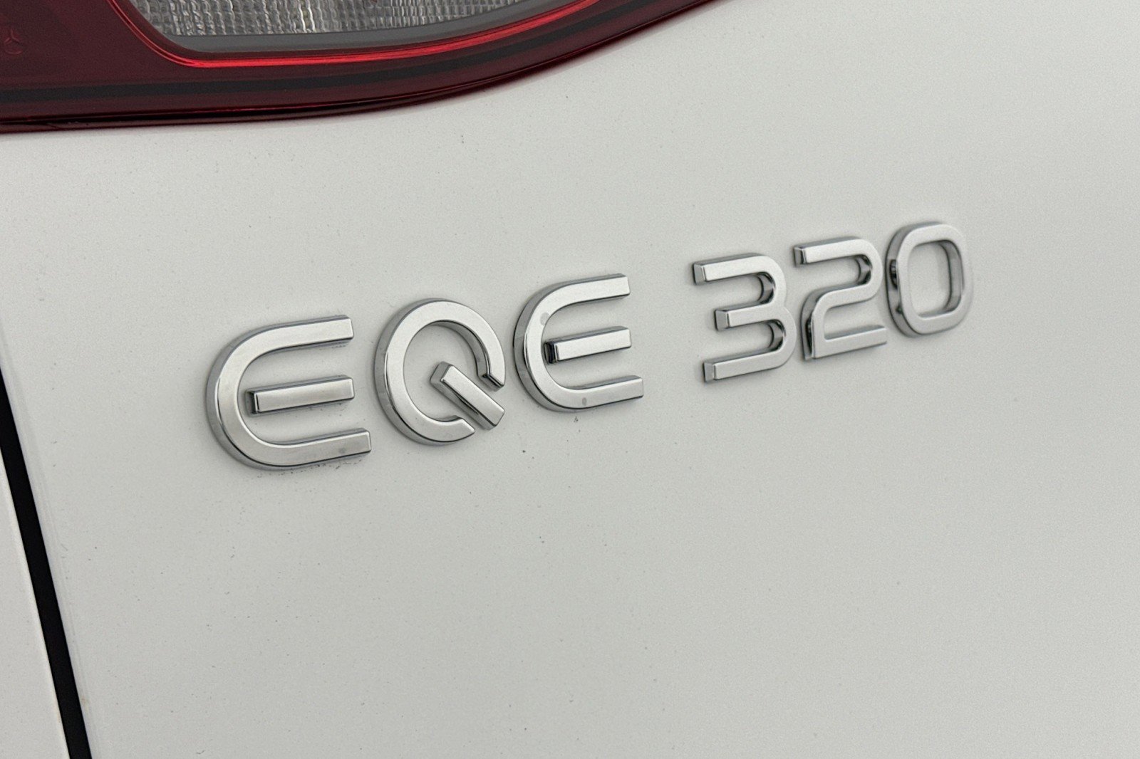New 2026 Mercedes-Benz EQE 320 4MATIC SUV image 8