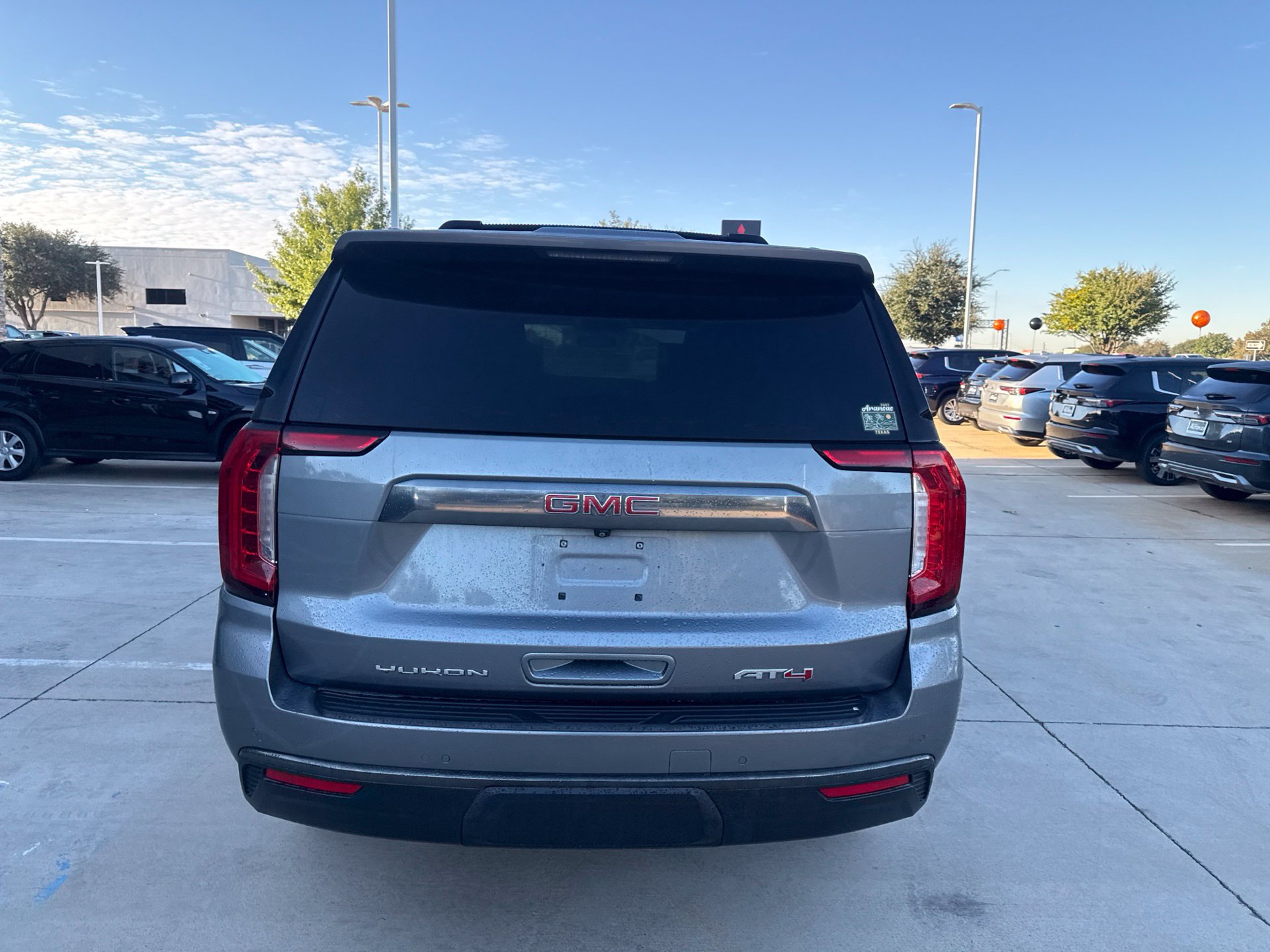 Used 2021 GMC Yukon XL AT4 w/ AT4 Premium Plus Package AWD/4WD image 4