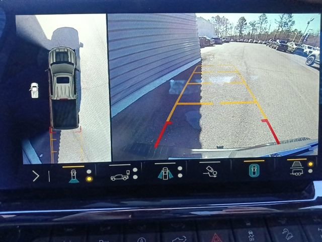 Used 2023 Chevrolet Silverado 1500 ZR2 w/ Technology Package image 22