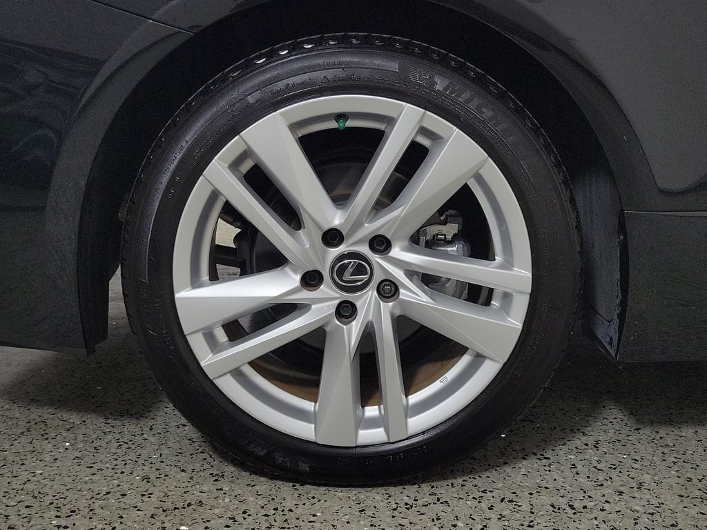 Used 2024 Lexus RC 300 w/ Premium Package RWD image 5
