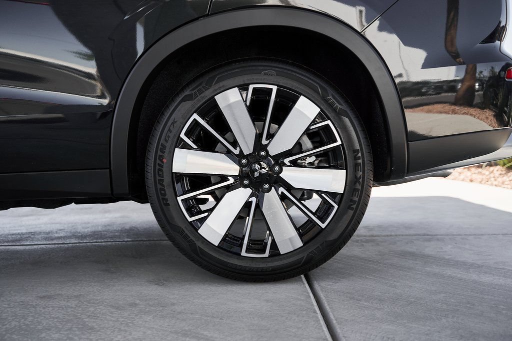 Used 2025 Mitsubishi Outlander SE FWD image 8
