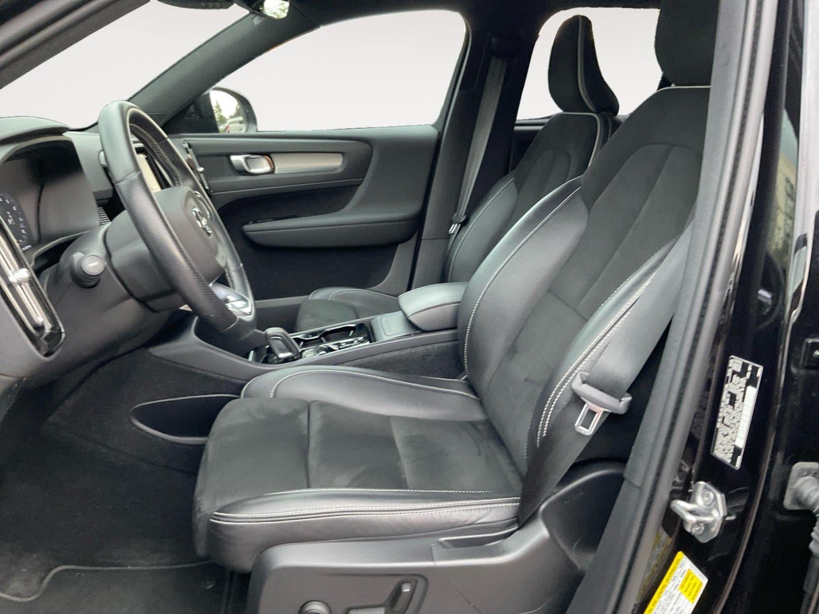 Used 2021 Volvo XC40 T5 R-Design AWD/4WD image 9