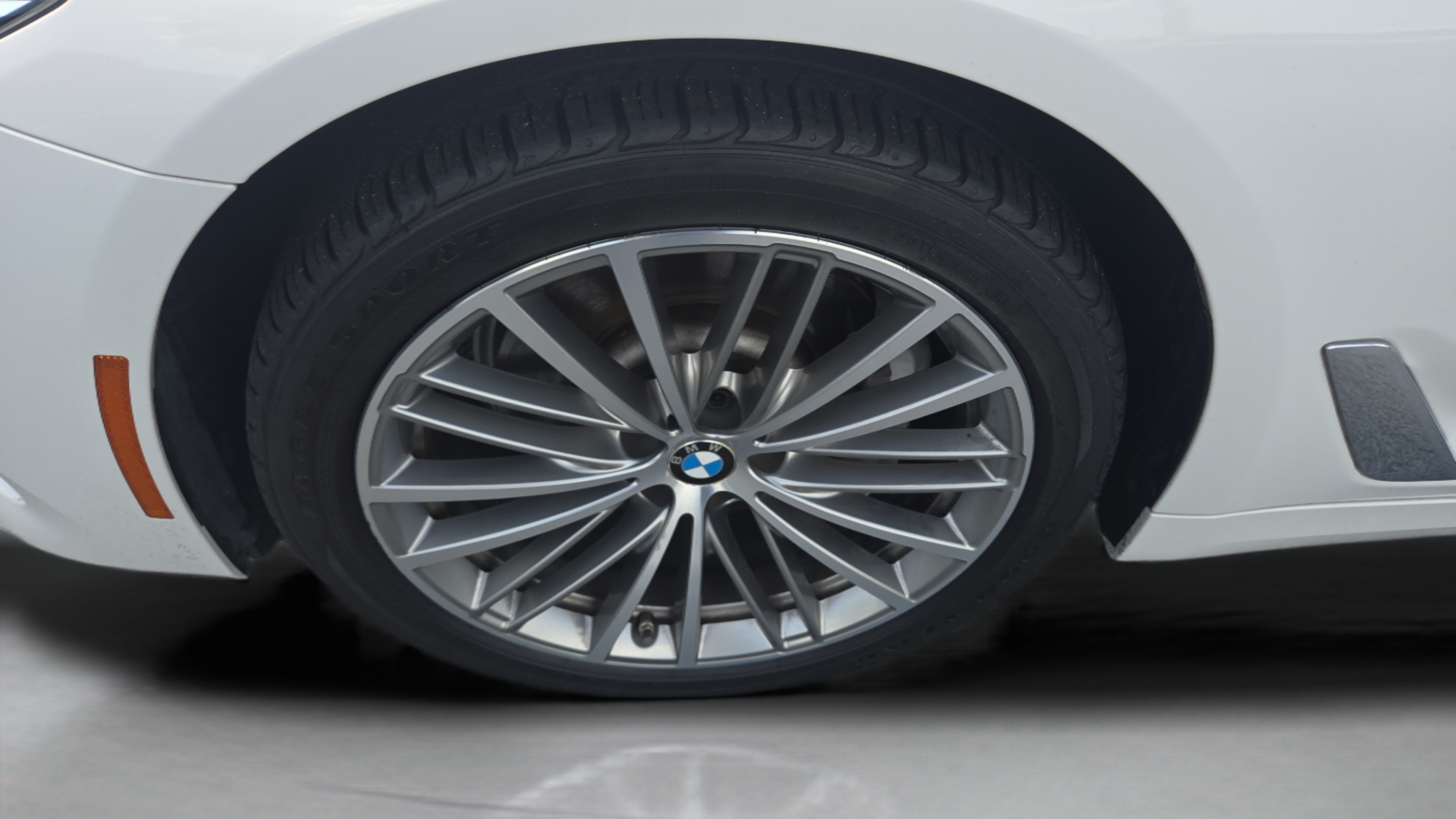 Used 2020 BMW 530i w/ Convenience Package RWD image 38